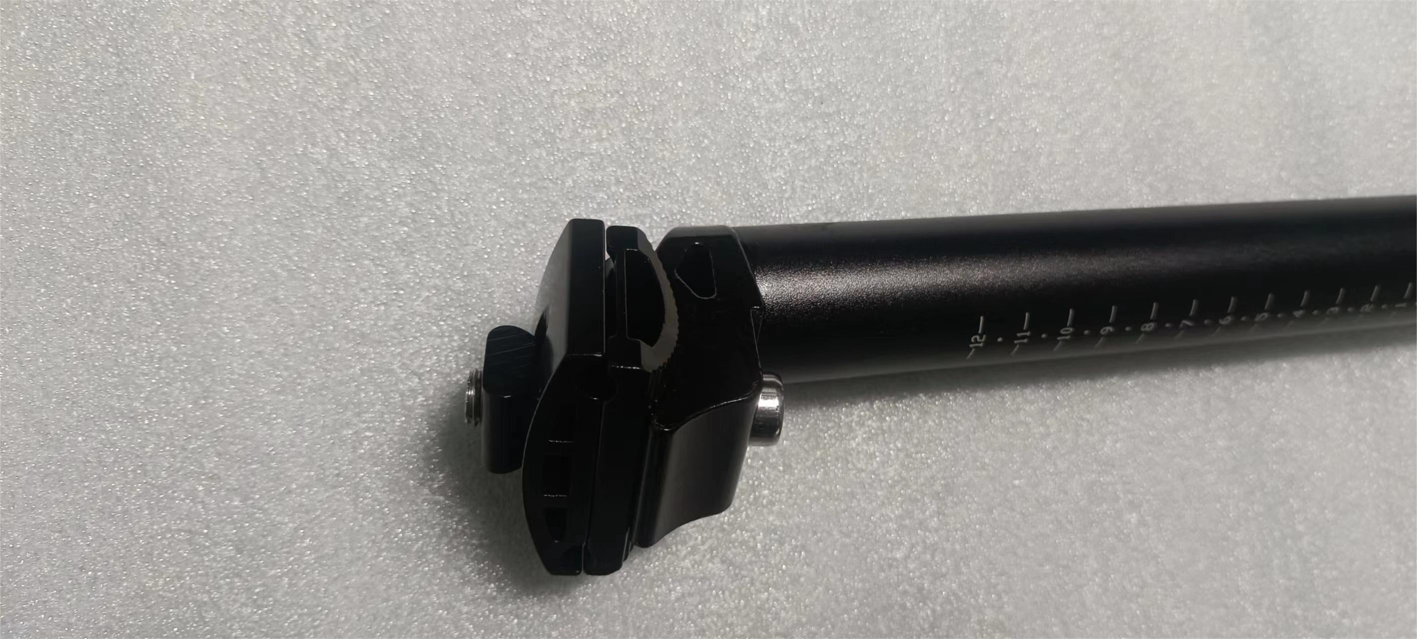 EU-LANKELEISI electric bike seatpost, adjustable and black, designed for LANKELEISI e-bike models.